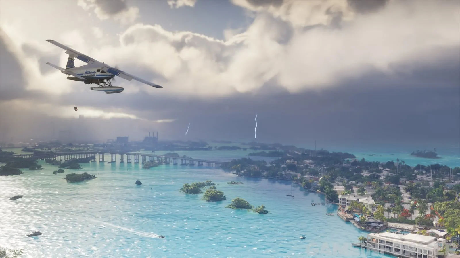 Game-Informer-Screenshot aus GTA VI: Ein Wasserflugzeug fliegt über türkisfarbenes Wasser und bewaldete Inseln vor Vice City, während eine Gewitterfront mit Blitzen über die Skyline zieht.