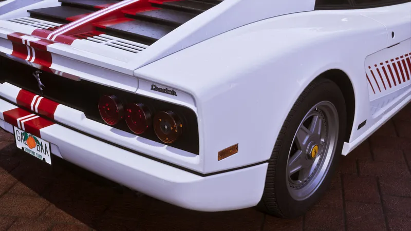 The '95 Grotti Cheetah from the rear in an official Rockstar render