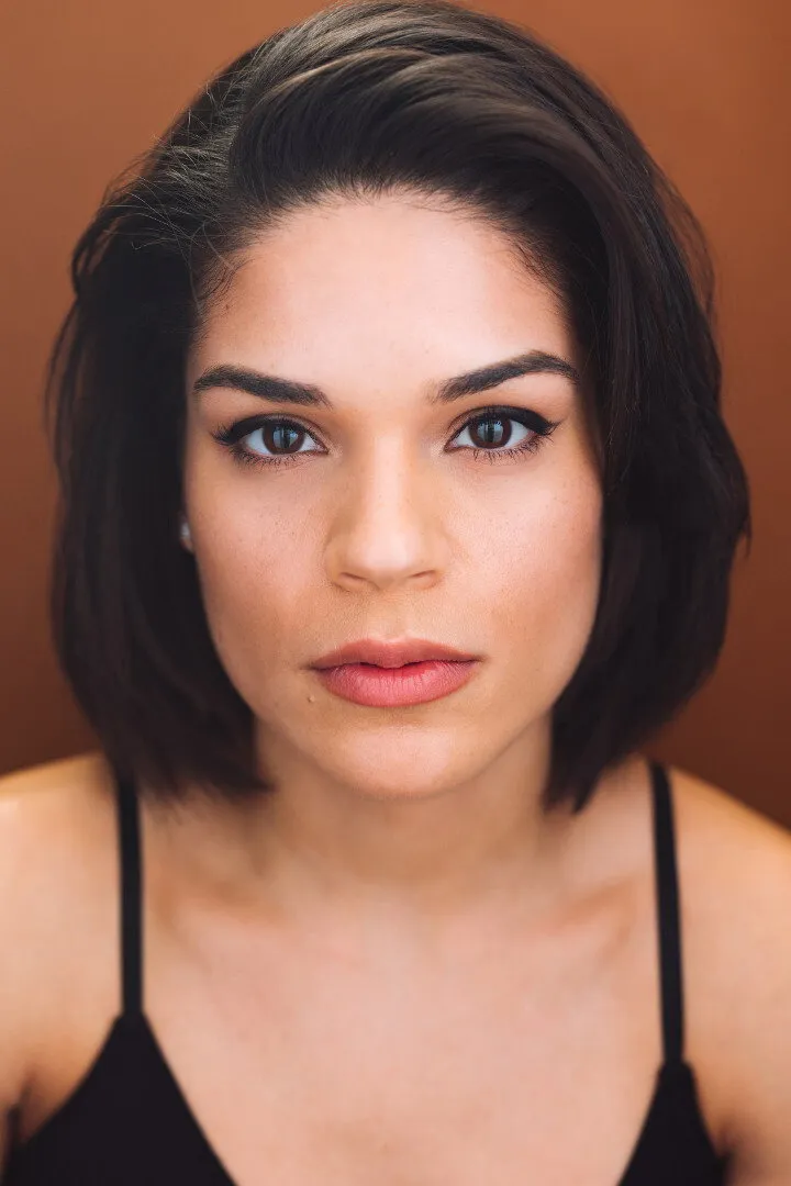 Manni L. Perez, press headshot of the actress fans match to Lucia
